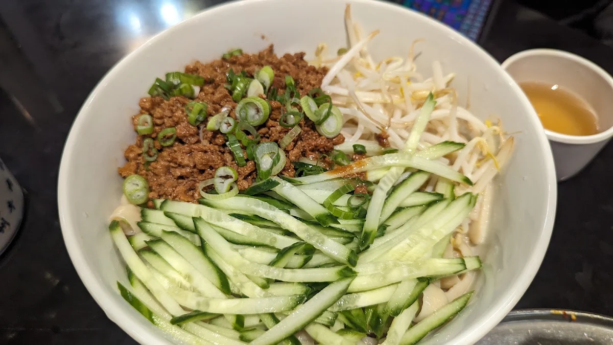Sautéed Noodles with Minced Meat Pork 炸酱面, Noodle Fans